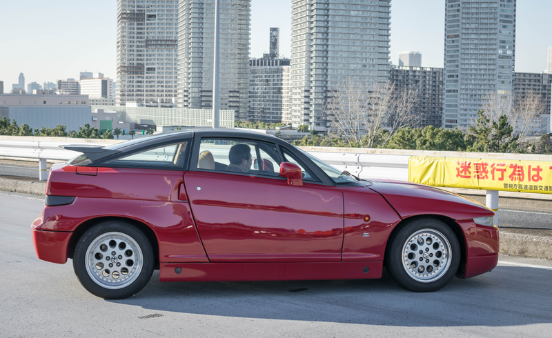 Illustration for article titled Japan's Parking Lot Car Meets Are Weird And Wonderful Even In The Middle Of The Day